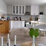 Light With Free Parking Apartamento
